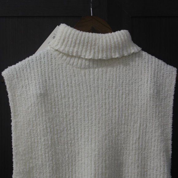 Sleeveless High Collar Ecru Chenille Top. - Picture 2 of 7
